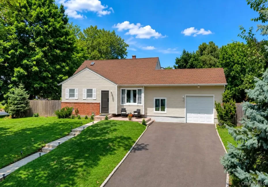 23 Riviera Drive, Smithtown, NY, 3 Bedrooms Bedrooms, 3 Rooms Rooms,2 BathroomsBathrooms,Residential,For Rent,Riviera,0,1040470 23 Riviera Drive, Smithtown, NY, 3 Bedrooms Bedrooms, 3 Rooms Rooms,2 BathroomsBathrooms,Residential,For Rent,Riviera,0,1040470