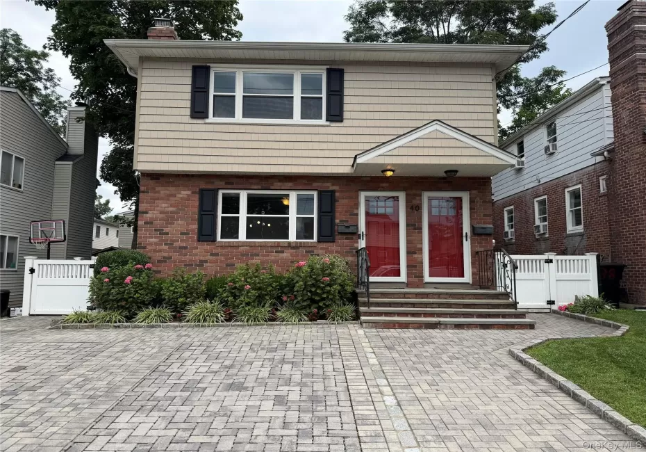 40 Edgewood Road, North Hempstead, NY, 3 Bedrooms Bedrooms, 6 Rooms Rooms,1 BathroomBathrooms,Residential Lease,For Rent,Edgewood,0,1040461 40 Edgewood Road, North Hempstead, NY, 3 Bedrooms Bedrooms, 6 Rooms Rooms,1 BathroomBathrooms,Residential Lease,For Rent,Edgewood,0,1040461