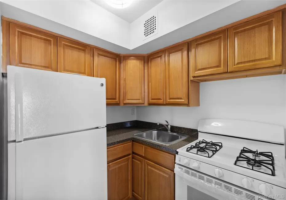 201 Ravine Avenue, Yonkers, NY, 2 Rooms Rooms,1 BathroomBathrooms,Residential Lease,For Rent,Ravine,0,1040498 201 Ravine Avenue, Yonkers, NY, 2 Rooms Rooms,1 BathroomBathrooms,Residential Lease,For Rent,Ravine,0,1040498