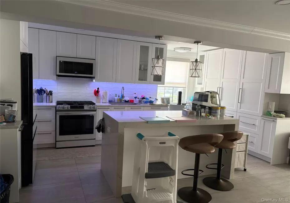 3755 Henry Hudson Parkway, New York, NY, 3 Bedrooms Bedrooms, 5 Rooms Rooms,2 BathroomsBathrooms,Residential Lease,For Rent,Henry Hudson,0,1040117 3755 Henry Hudson Parkway, New York, NY, 3 Bedrooms Bedrooms, 5 Rooms Rooms,2 BathroomsBathrooms,Residential Lease,For Rent,Henry Hudson,0,1040117