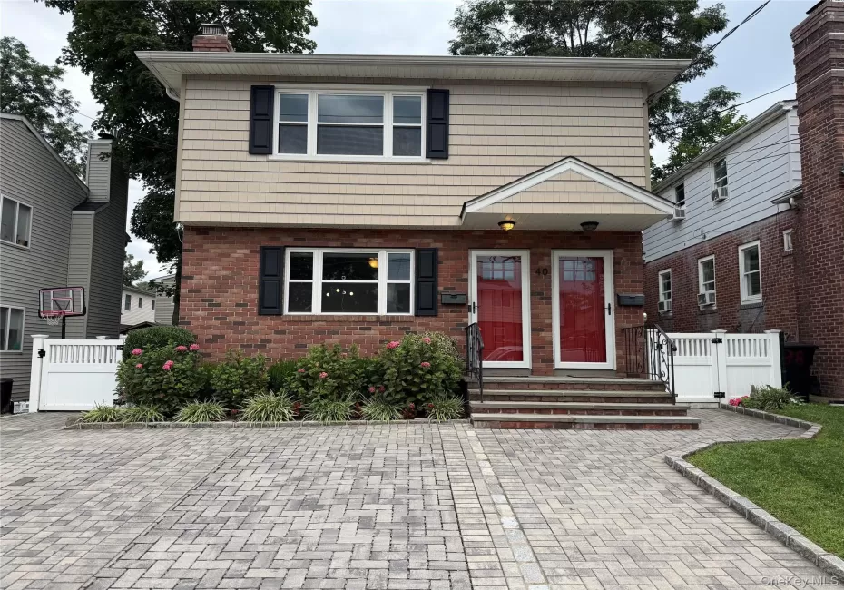 40 Edgewood Road, North Hempstead, NY, 3 Bedrooms Bedrooms, 6 Rooms Rooms,1 BathroomBathrooms,Residential Lease,For Rent,Edgewood,0,1040469 40 Edgewood Road, North Hempstead, NY, 3 Bedrooms Bedrooms, 6 Rooms Rooms,1 BathroomBathrooms,Residential Lease,For Rent,Edgewood,0,1040469