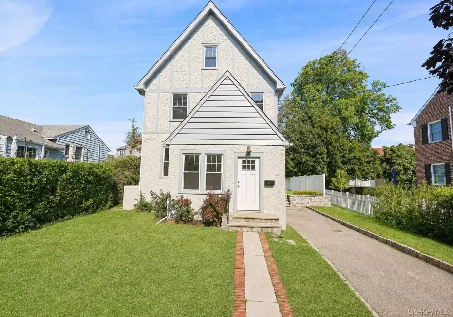 Welcome to 288 Crestwood Avenue located in Crestwood, Yonkers, NY! Welcome to 288 Crestwood Avenue located in Crestwood, Yonkers, NY!