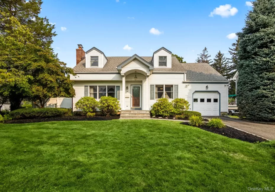 Welcome To 13 Clairmont St.Northport Welcome To 13 Clairmont St.Northport