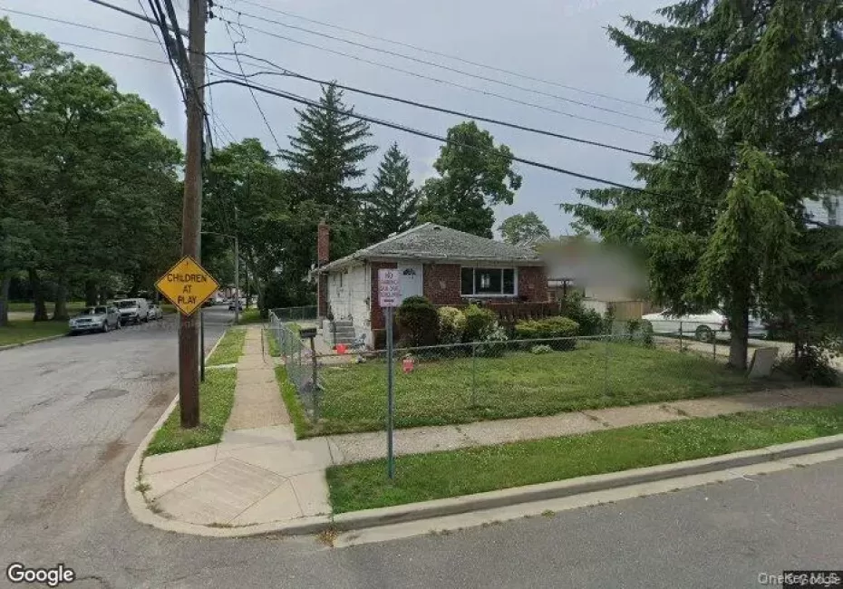 120 Newbold Avenue, Hempstead, NY, 3 Bedrooms Bedrooms, 6 Rooms Rooms,1 BathroomBathrooms,Residential,For Rent,Newbold,0,1040484 120 Newbold Avenue, Hempstead, NY, 3 Bedrooms Bedrooms, 6 Rooms Rooms,1 BathroomBathrooms,Residential,For Rent,Newbold,0,1040484
