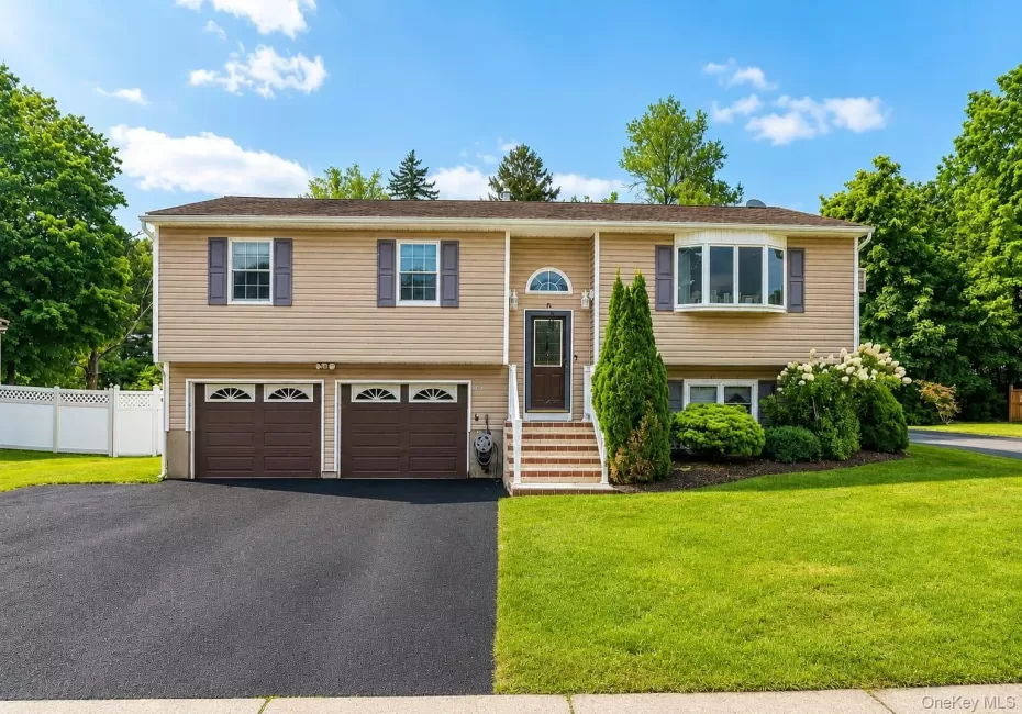 35 Newbury, Monroe, NY, 4 Bedrooms Bedrooms, 8 Rooms Rooms,2 BathroomsBathrooms,Residential,For Rent,Newbury,0,1038813 35 Newbury, Monroe, NY, 4 Bedrooms Bedrooms, 8 Rooms Rooms,2 BathroomsBathrooms,Residential,For Rent,Newbury,0,1038813