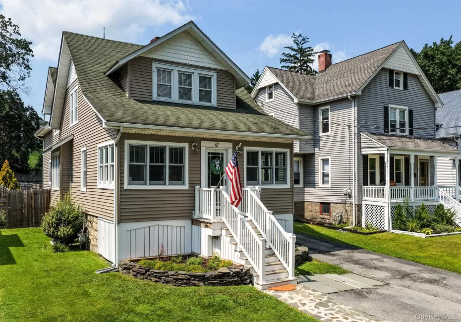 47 Montgomery Street, Goshen, NY, 4 Bedrooms Bedrooms, 8 Rooms Rooms,2 BathroomsBathrooms,Residential,For Rent,Montgomery,0,1037919 47 Montgomery Street, Goshen, NY, 4 Bedrooms Bedrooms, 8 Rooms Rooms,2 BathroomsBathrooms,Residential,For Rent,Montgomery,0,1037919