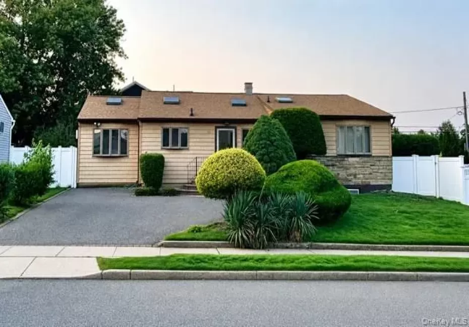 10 Peter Lane, Oyster Bay, NY, 3 Bedrooms Bedrooms, 9 Rooms Rooms,3 BathroomsBathrooms,Residential,For Rent,Peter,0,1036917 10 Peter Lane, Oyster Bay, NY, 3 Bedrooms Bedrooms, 9 Rooms Rooms,3 BathroomsBathrooms,Residential,For Rent,Peter,0,1036917