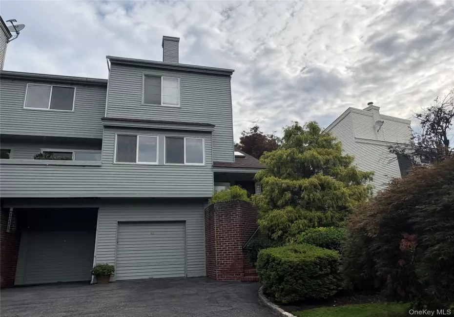 #41 Waterside Close - end unit with 4 beds & 3 1/2 baths #41 Waterside Close - end unit with 4 beds & 3 1/2 baths