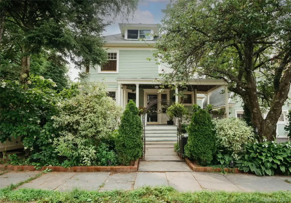 140 Main Street, Kingston, NY, 4 Bedrooms Bedrooms, 8 Rooms Rooms,2 BathroomsBathrooms,Residential,For Rent,Main,0,1038398 140 Main Street, Kingston, NY, 4 Bedrooms Bedrooms, 8 Rooms Rooms,2 BathroomsBathrooms,Residential,For Rent,Main,0,1038398