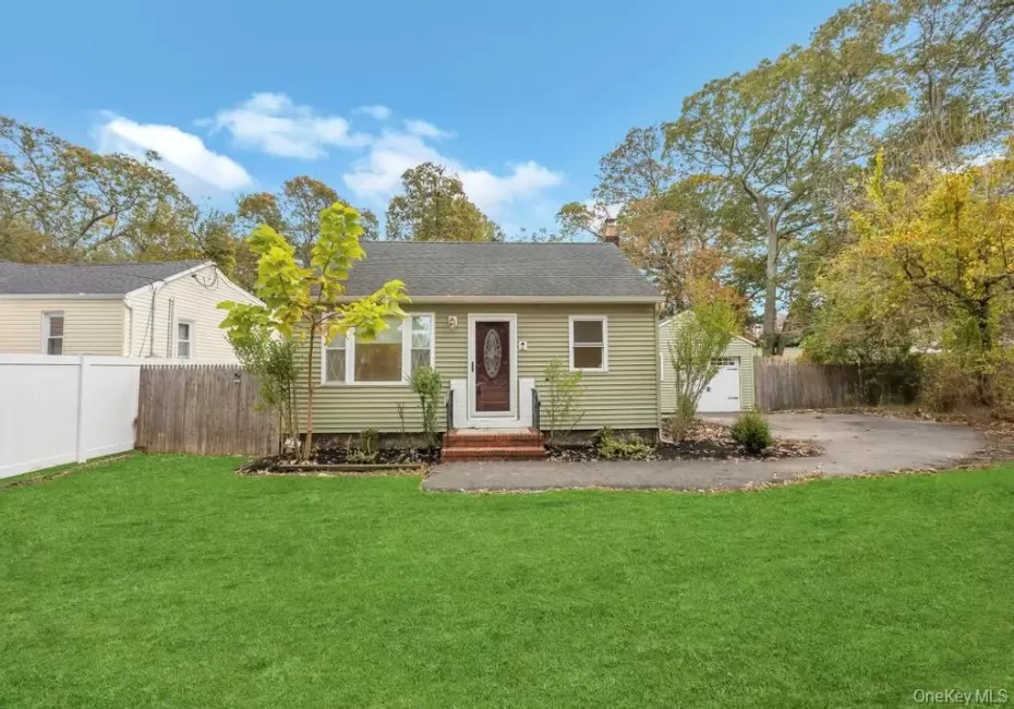 34 Ormond Avenue, Brookhaven, NY, 2 Bedrooms Bedrooms, 4 Rooms Rooms,1 BathroomBathrooms,Residential,For Rent,Ormond,0,1039541 34 Ormond Avenue, Brookhaven, NY, 2 Bedrooms Bedrooms, 4 Rooms Rooms,1 BathroomBathrooms,Residential,For Rent,Ormond,0,1039541