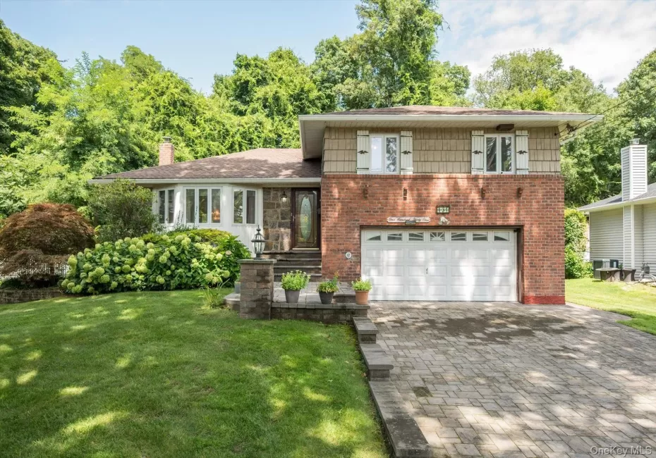 131 Stratford, North Hempstead, NY, 3 Bedrooms Bedrooms, 9 Rooms Rooms,2 BathroomsBathrooms,Residential,For Rent,Stratford,0,1038179 131 Stratford, North Hempstead, NY, 3 Bedrooms Bedrooms, 9 Rooms Rooms,2 BathroomsBathrooms,Residential,For Rent,Stratford,0,1038179