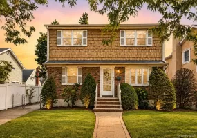 82-11 262nd Street, New York, NY, 4 Bedrooms Bedrooms, 8 Rooms Rooms,3 BathroomsBathrooms,Residential,For Rent,262nd,0,1040559 82-11 262nd Street, New York, NY, 4 Bedrooms Bedrooms, 8 Rooms Rooms,3 BathroomsBathrooms,Residential,For Rent,262nd,0,1040559