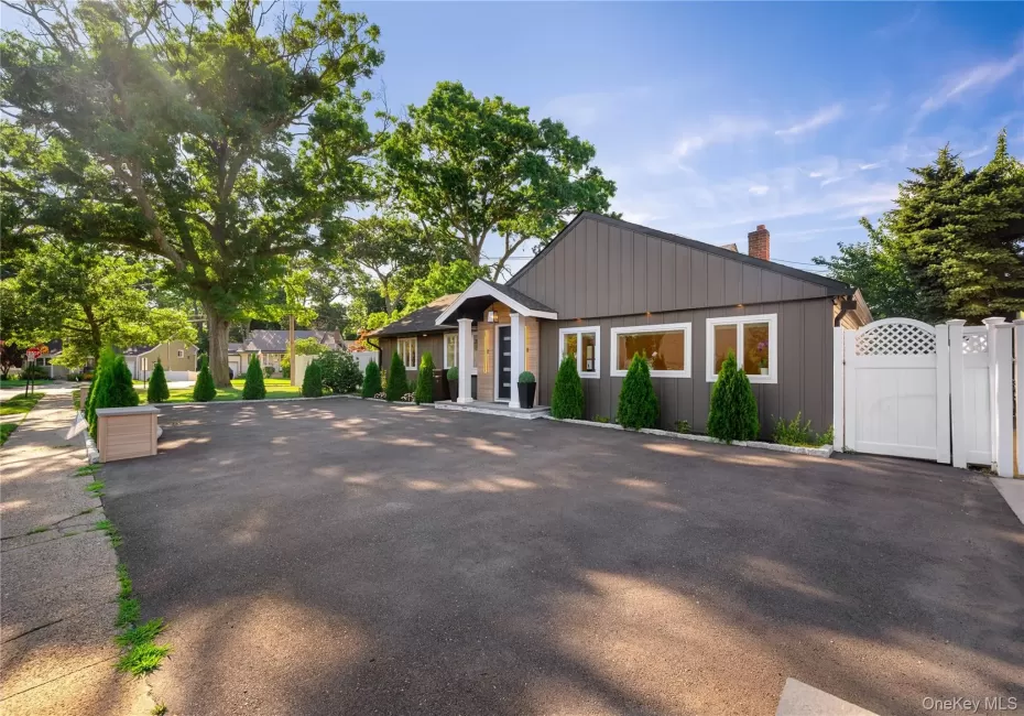 7 Tyrconnell Avenue, Oyster Bay, NY, 4 Bedrooms Bedrooms, 6 Rooms Rooms,2 BathroomsBathrooms,Residential,For Rent,Tyrconnell,0,1038950 7 Tyrconnell Avenue, Oyster Bay, NY, 4 Bedrooms Bedrooms, 6 Rooms Rooms,2 BathroomsBathrooms,Residential,For Rent,Tyrconnell,0,1038950