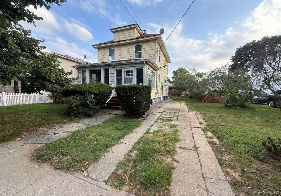 24322 Weller Avenue, New York, NY, 3 Bedrooms Bedrooms, 6 Rooms Rooms,2 BathroomsBathrooms,Residential,For Rent,Weller,0,1040594 24322 Weller Avenue, New York, NY, 3 Bedrooms Bedrooms, 6 Rooms Rooms,2 BathroomsBathrooms,Residential,For Rent,Weller,0,1040594