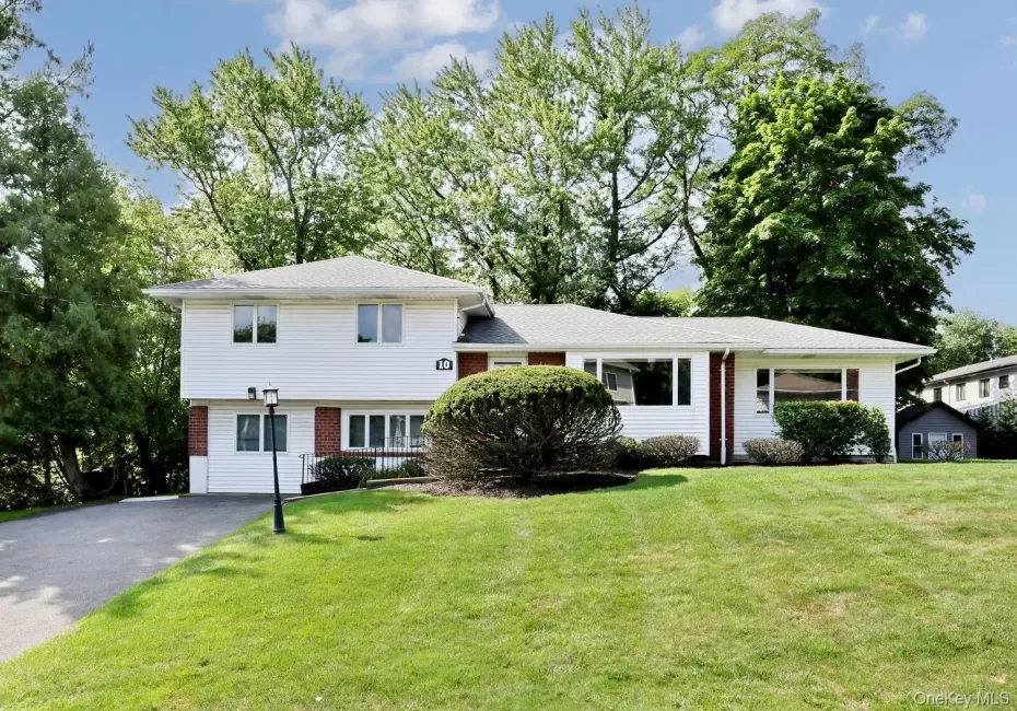 10 Briarcliff Drive, Ramapo, NY, 4 Bedrooms Bedrooms, 9 Rooms Rooms,2 BathroomsBathrooms,Residential,For Rent,Briarcliff,0,1038425 10 Briarcliff Drive, Ramapo, NY, 4 Bedrooms Bedrooms, 9 Rooms Rooms,2 BathroomsBathrooms,Residential,For Rent,Briarcliff,0,1038425