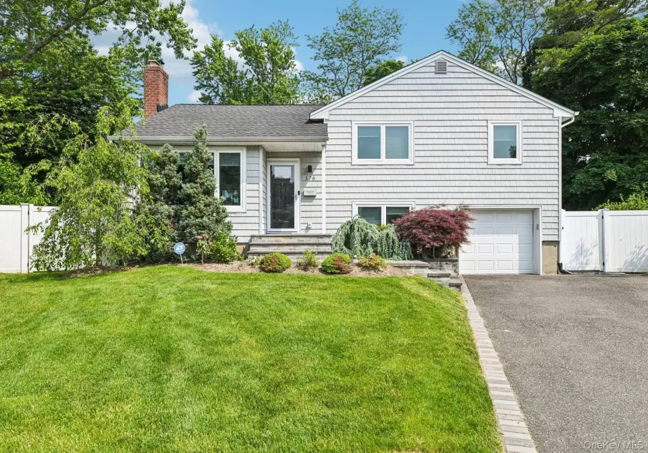 176 Willis Court, Hempstead, NY, 3 Bedrooms Bedrooms, 8 Rooms Rooms,2 BathroomsBathrooms,Residential,For Rent,Willis,0,1037864 176 Willis Court, Hempstead, NY, 3 Bedrooms Bedrooms, 8 Rooms Rooms,2 BathroomsBathrooms,Residential,For Rent,Willis,0,1037864