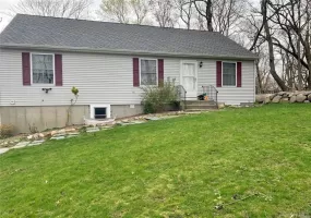 107 Sheep Pasture Road, Brookhaven, NY, 3 Bedrooms Bedrooms, 7 Rooms Rooms,2 BathroomsBathrooms,Residential Lease,For Rent,Sheep Pasture,0,1040723 107 Sheep Pasture Road, Brookhaven, NY, 3 Bedrooms Bedrooms, 7 Rooms Rooms,2 BathroomsBathrooms,Residential Lease,For Rent,Sheep Pasture,0,1040723