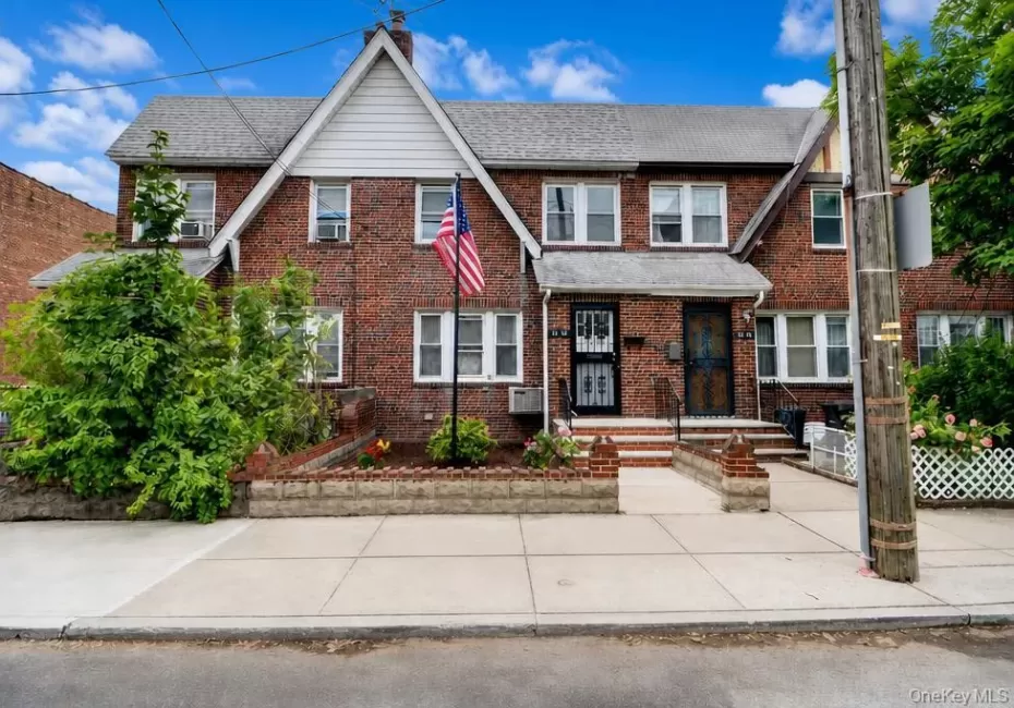 8532 66th Avenue, New York, NY, 3 Bedrooms Bedrooms, 9 Rooms Rooms,1 BathroomBathrooms,Residential,For Rent,66th,0,1040618 8532 66th Avenue, New York, NY, 3 Bedrooms Bedrooms, 9 Rooms Rooms,1 BathroomBathrooms,Residential,For Rent,66th,0,1040618