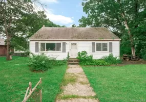 130 Lemon Street, Islip, NY, 4 Bedrooms Bedrooms, 8 Rooms Rooms,2 BathroomsBathrooms,Residential,For Rent,Lemon,0,1040626 130 Lemon Street, Islip, NY, 4 Bedrooms Bedrooms, 8 Rooms Rooms,2 BathroomsBathrooms,Residential,For Rent,Lemon,0,1040626
