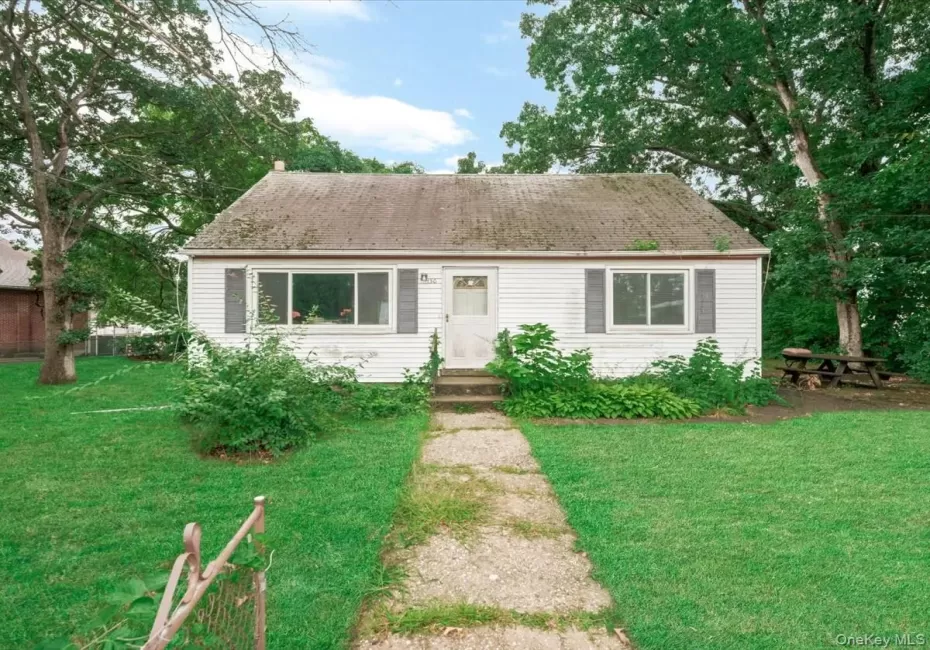 130 Lemon Street, Islip, NY, 4 Bedrooms Bedrooms, 8 Rooms Rooms,2 BathroomsBathrooms,Residential,For Rent,Lemon,0,1040626 130 Lemon Street, Islip, NY, 4 Bedrooms Bedrooms, 8 Rooms Rooms,2 BathroomsBathrooms,Residential,For Rent,Lemon,0,1040626