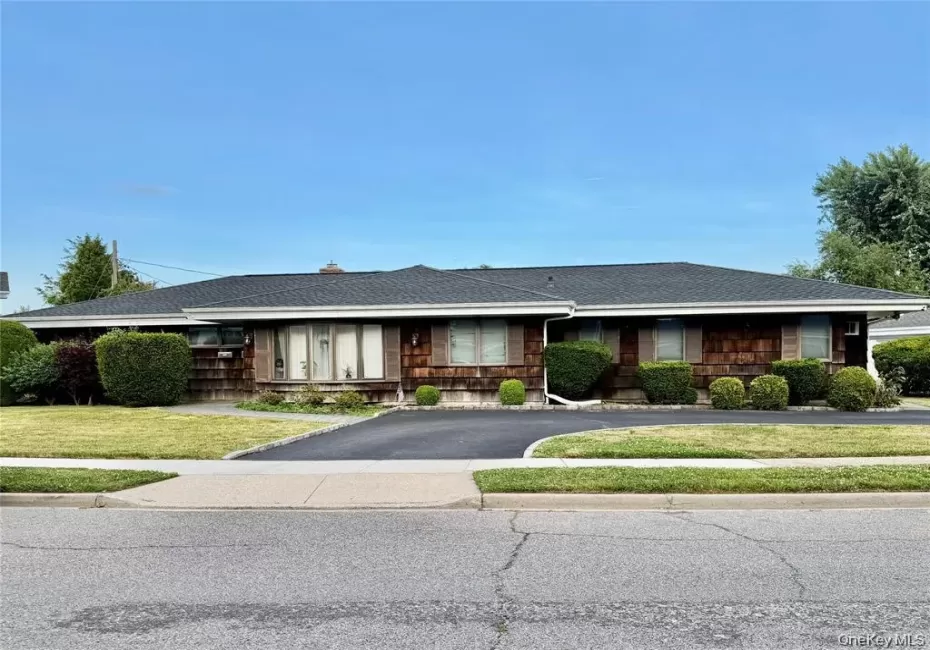 89 Bruce Avenue, Oyster Bay, NY, 5 Bedrooms Bedrooms, 12 Rooms Rooms,2 BathroomsBathrooms,Residential,For Rent,Bruce,0,1040390 89 Bruce Avenue, Oyster Bay, NY, 5 Bedrooms Bedrooms, 12 Rooms Rooms,2 BathroomsBathrooms,Residential,For Rent,Bruce,0,1040390
