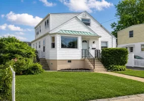 15 Berkshire Road, Hempstead, NY, 5 Bedrooms Bedrooms, 12 Rooms Rooms,3 BathroomsBathrooms,Residential,For Rent,Berkshire,0,1040245 15 Berkshire Road, Hempstead, NY, 5 Bedrooms Bedrooms, 12 Rooms Rooms,3 BathroomsBathrooms,Residential,For Rent,Berkshire,0,1040245