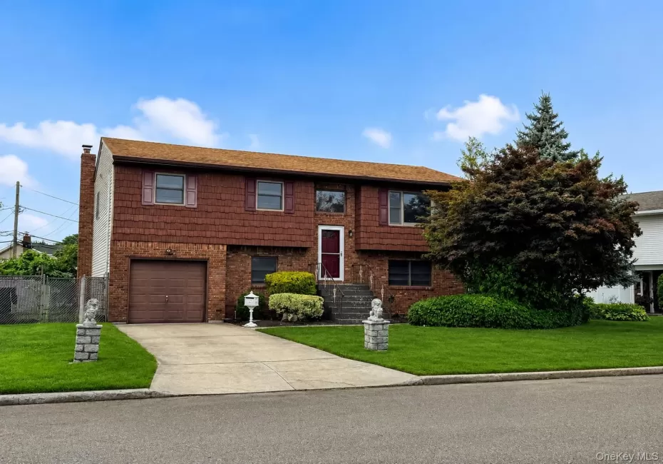 95 Lake Drive, Babylon, NY, 5 Bedrooms Bedrooms, 10 Rooms Rooms,3 BathroomsBathrooms,Residential,For Rent,Lake,0,1040125 95 Lake Drive, Babylon, NY, 5 Bedrooms Bedrooms, 10 Rooms Rooms,3 BathroomsBathrooms,Residential,For Rent,Lake,0,1040125