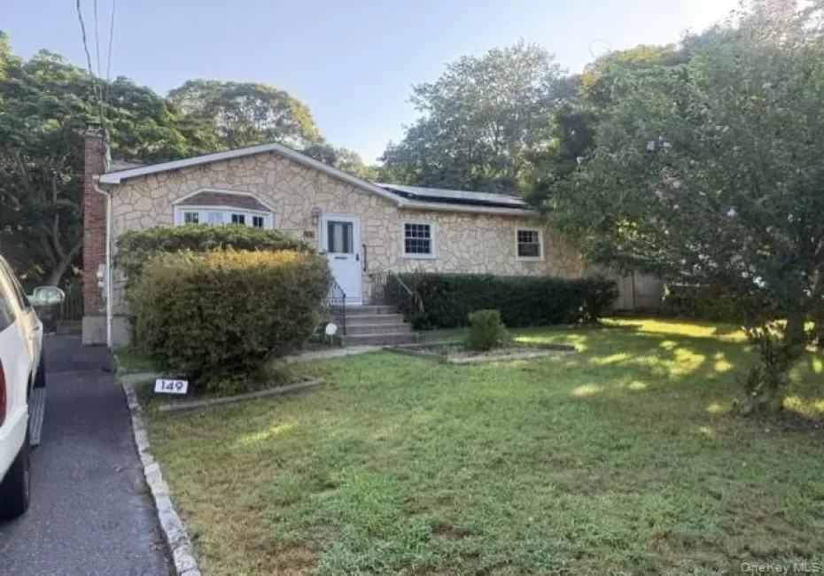 149 Locust Drive, Brookhaven, NY, 3 Bedrooms Bedrooms, 6 Rooms Rooms,1 BathroomBathrooms,Residential,For Rent,Locust,0,1040873 149 Locust Drive, Brookhaven, NY, 3 Bedrooms Bedrooms, 6 Rooms Rooms,1 BathroomBathrooms,Residential,For Rent,Locust,0,1040873