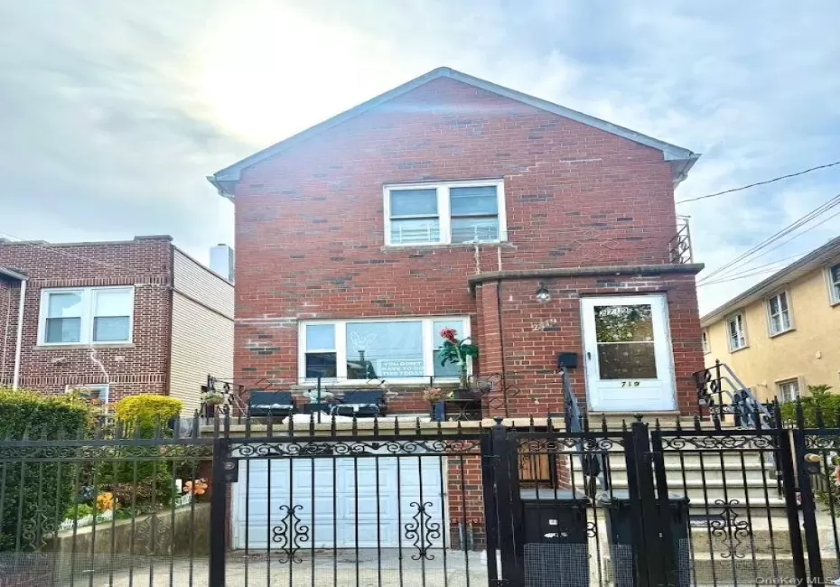2719 Hering Avenue, New York, NY, 4 Bedrooms Bedrooms, 6 Rooms Rooms,2 BathroomsBathrooms,Residential,For Rent,Hering,0,1040887 2719 Hering Avenue, New York, NY, 4 Bedrooms Bedrooms, 6 Rooms Rooms,2 BathroomsBathrooms,Residential,For Rent,Hering,0,1040887