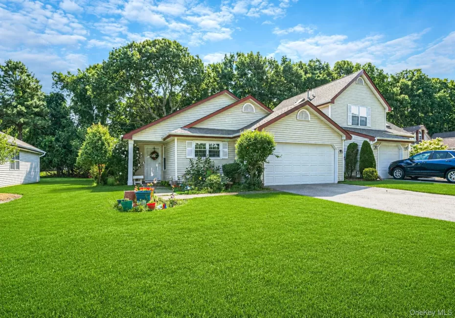4 Balmoral Court, Brookhaven, NY, 3 Bedrooms Bedrooms, 7 Rooms Rooms,2 BathroomsBathrooms,Residential,For Rent,Balmoral,0,1040762 4 Balmoral Court, Brookhaven, NY, 3 Bedrooms Bedrooms, 7 Rooms Rooms,2 BathroomsBathrooms,Residential,For Rent,Balmoral,0,1040762
