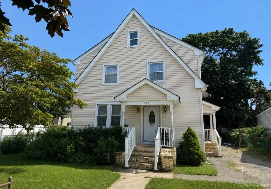 114 Leonard Avenue, Hempstead, NY, 2 Bedrooms Bedrooms, 6 Rooms Rooms,1 BathroomBathrooms,Residential,For Rent,Leonard,0,1040888 114 Leonard Avenue, Hempstead, NY, 2 Bedrooms Bedrooms, 6 Rooms Rooms,1 BathroomBathrooms,Residential,For Rent,Leonard,0,1040888