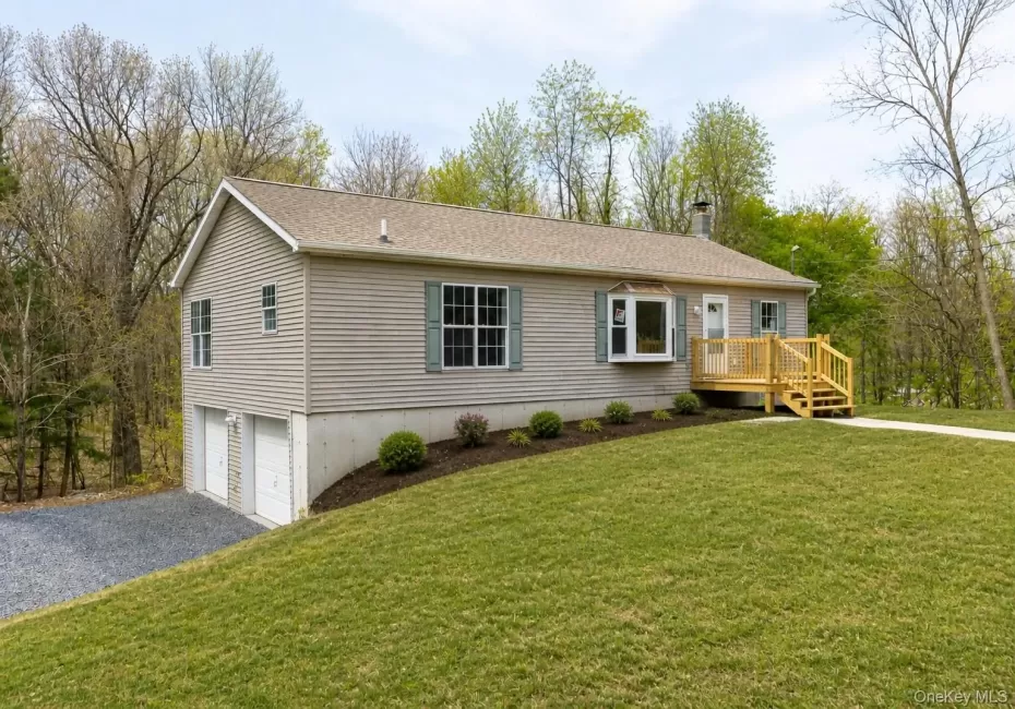 83 Weaver Road, Livingston, NY, 3 Bedrooms Bedrooms, 7 Rooms Rooms,2 BathroomsBathrooms,Residential,For Rent,Weaver,0,1040822 83 Weaver Road, Livingston, NY, 3 Bedrooms Bedrooms, 7 Rooms Rooms,2 BathroomsBathrooms,Residential,For Rent,Weaver,0,1040822