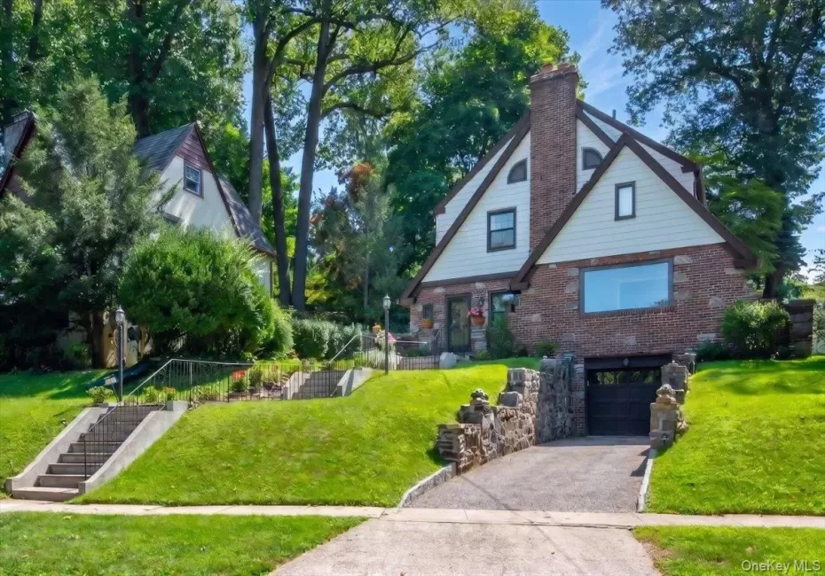 3 Walworth Terrace, White Plains, NY, 5 Bedrooms Bedrooms, 9 Rooms Rooms,3 BathroomsBathrooms,Residential,For Rent,Walworth,0,1038144 3 Walworth Terrace, White Plains, NY, 5 Bedrooms Bedrooms, 9 Rooms Rooms,3 BathroomsBathrooms,Residential,For Rent,Walworth,0,1038144