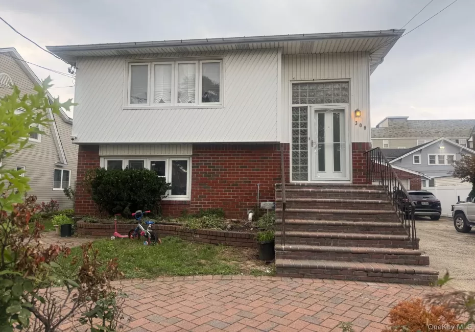 306 Hamilton Avenue, Hempstead, NY, 3 Bedrooms Bedrooms, 6 Rooms Rooms,1 BathroomBathrooms,Residential Lease,For Rent,Hamilton,0,1040681 306 Hamilton Avenue, Hempstead, NY, 3 Bedrooms Bedrooms, 6 Rooms Rooms,1 BathroomBathrooms,Residential Lease,For Rent,Hamilton,0,1040681