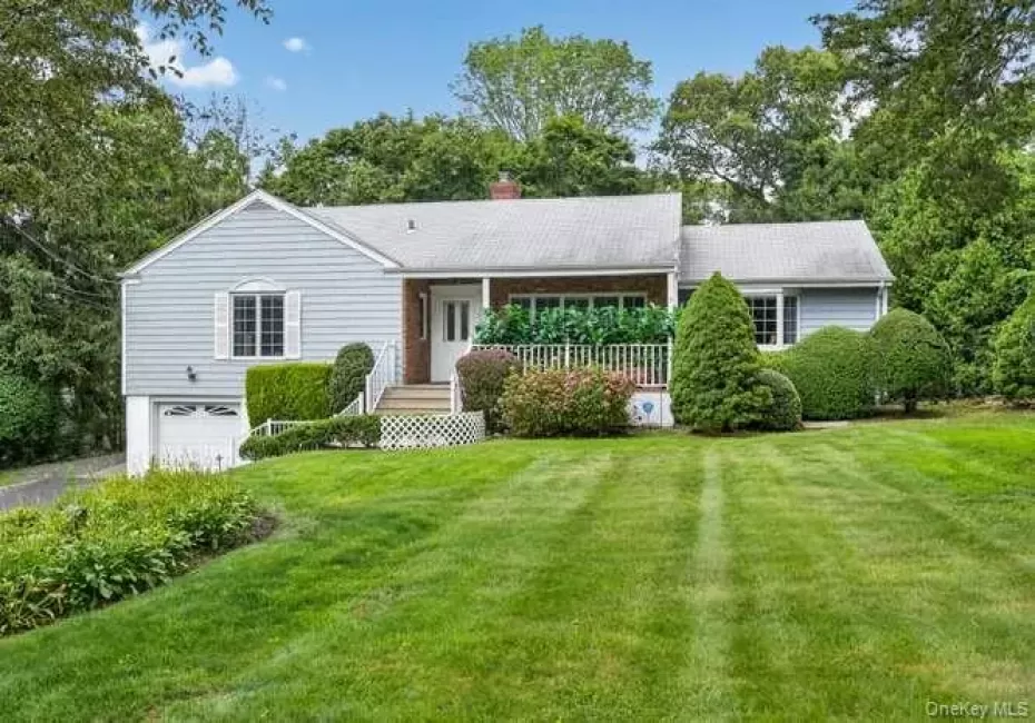 4 Woodleaf Court, Huntington, NY, 3 Bedrooms Bedrooms, 7 Rooms Rooms,2 BathroomsBathrooms,Residential,For Rent,Woodleaf,0,1036519 4 Woodleaf Court, Huntington, NY, 3 Bedrooms Bedrooms, 7 Rooms Rooms,2 BathroomsBathrooms,Residential,For Rent,Woodleaf,0,1036519