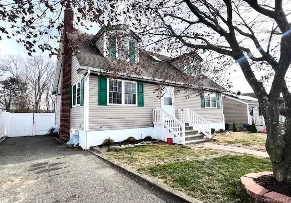 51 Clinton Avenue, Brookhaven, NY, 4 Bedrooms Bedrooms, 6 Rooms Rooms,2 BathroomsBathrooms,Residential,For Rent,Clinton,0,1040090 51 Clinton Avenue, Brookhaven, NY, 4 Bedrooms Bedrooms, 6 Rooms Rooms,2 BathroomsBathrooms,Residential,For Rent,Clinton,0,1040090