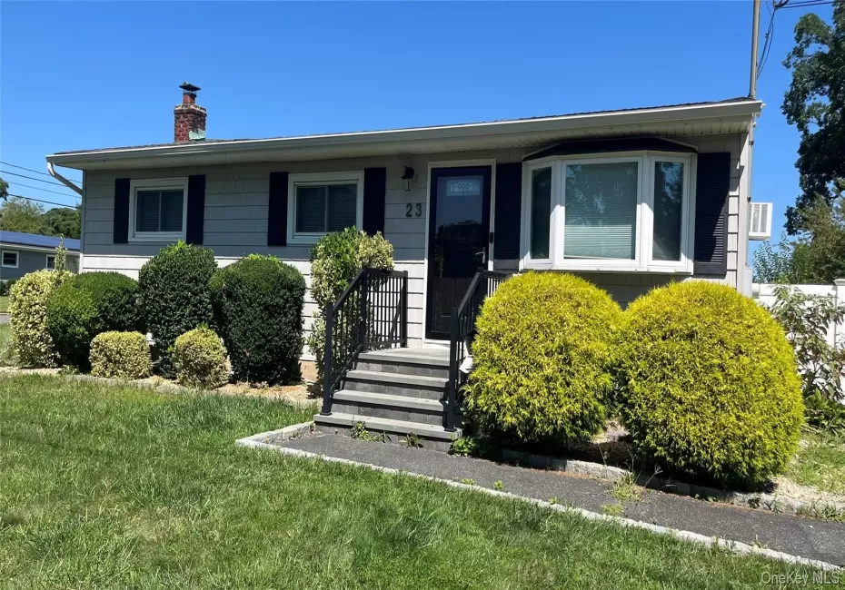 23 Pine Street, Islip, NY, 3 Bedrooms Bedrooms, 6 Rooms Rooms,1 BathroomBathrooms,Residential,For Rent,Pine,0,1040975 23 Pine Street, Islip, NY, 3 Bedrooms Bedrooms, 6 Rooms Rooms,1 BathroomBathrooms,Residential,For Rent,Pine,0,1040975