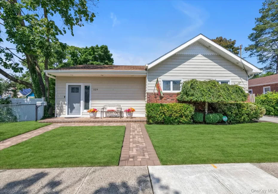 529 Grant Avenue, Hempstead, NY, 3 Bedrooms Bedrooms, 8 Rooms Rooms,1 BathroomBathrooms,Residential,For Rent,Grant,0,1038394 529 Grant Avenue, Hempstead, NY, 3 Bedrooms Bedrooms, 8 Rooms Rooms,1 BathroomBathrooms,Residential,For Rent,Grant,0,1038394