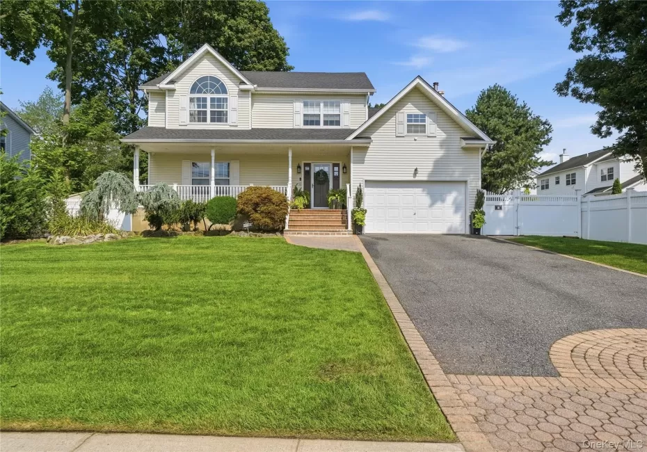 1536 Winganhauppauge Road, Islip, NY, 4 Bedrooms Bedrooms, 9 Rooms Rooms,3 BathroomsBathrooms,Residential,For Rent,Winganhauppauge,0,1039534 1536 Winganhauppauge Road, Islip, NY, 4 Bedrooms Bedrooms, 9 Rooms Rooms,3 BathroomsBathrooms,Residential,For Rent,Winganhauppauge,0,1039534