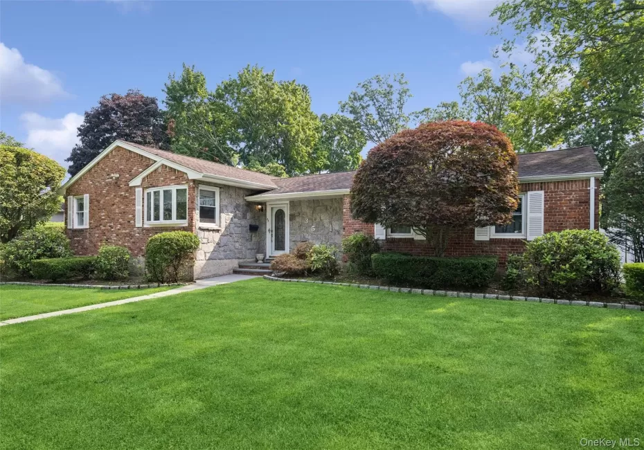 35 Cherrywood Drive, Huntington, NY, 3 Bedrooms Bedrooms, 6 Rooms Rooms,2 BathroomsBathrooms,Residential,For Rent,Cherrywood,0,1037523 35 Cherrywood Drive, Huntington, NY, 3 Bedrooms Bedrooms, 6 Rooms Rooms,2 BathroomsBathrooms,Residential,For Rent,Cherrywood,0,1037523