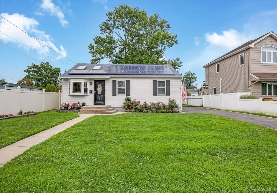 11 Delano Place, West Babylon, NY, 3 Bedrooms Bedrooms, 5 Rooms Rooms,1 BathroomBathrooms,Residential,For Rent,Delano,0,1039362 11 Delano Place, West Babylon, NY, 3 Bedrooms Bedrooms, 5 Rooms Rooms,1 BathroomBathrooms,Residential,For Rent,Delano,0,1039362