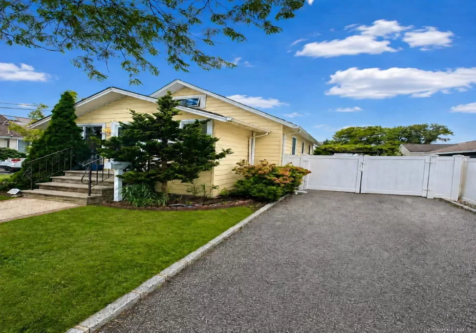 804 Nassau Street, Hempstead, NY, 2 Bedrooms Bedrooms, 6 Rooms Rooms,1 BathroomBathrooms,Residential Lease,For Rent,Nassau,0,1040350 804 Nassau Street, Hempstead, NY, 2 Bedrooms Bedrooms, 6 Rooms Rooms,1 BathroomBathrooms,Residential Lease,For Rent,Nassau,0,1040350