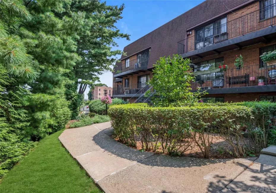 74-49 Calamus Avenue, New York, NY, 3 Bedrooms Bedrooms, 6 Rooms Rooms,1 BathroomBathrooms,Residential,For Rent,Calamus,0,1036853 74-49 Calamus Avenue, New York, NY, 3 Bedrooms Bedrooms, 6 Rooms Rooms,1 BathroomBathrooms,Residential,For Rent,Calamus,0,1036853
