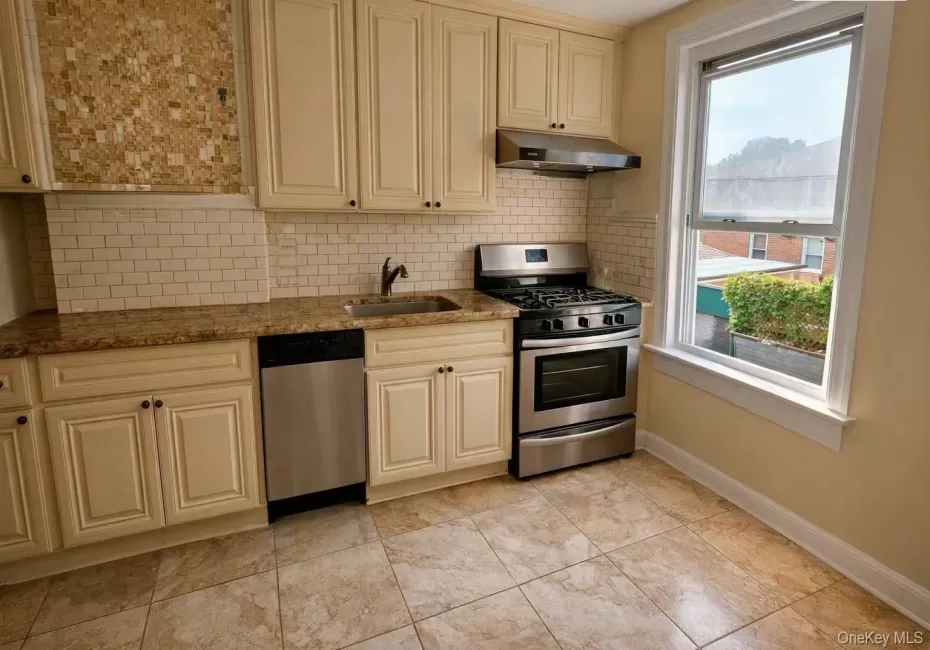 6807 59th Drive, New York, NY, 3 Bedrooms Bedrooms, 6 Rooms Rooms,1 BathroomBathrooms,Residential Lease,For Rent,59th,0,1041059 6807 59th Drive, New York, NY, 3 Bedrooms Bedrooms, 6 Rooms Rooms,1 BathroomBathrooms,Residential Lease,For Rent,59th,0,1041059