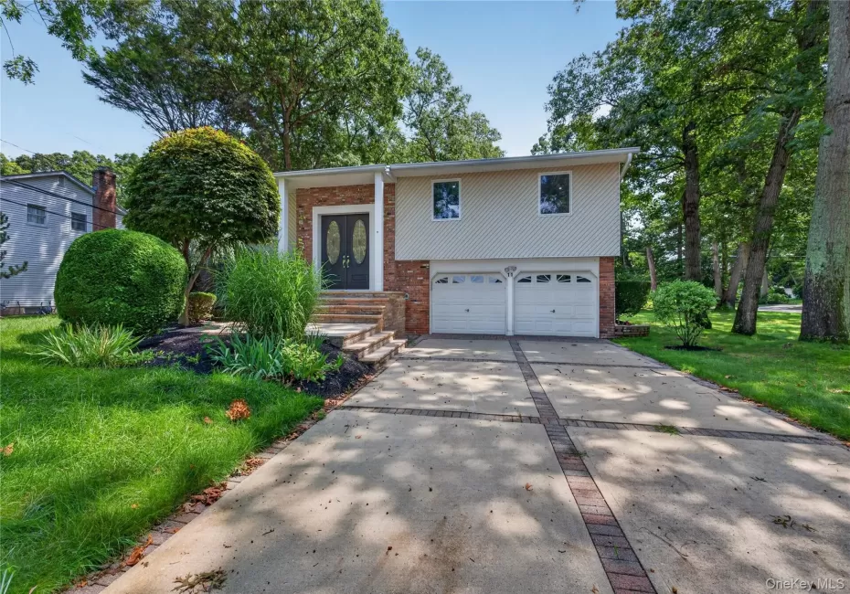 11 Penguin Lane, Huntington, NY, 4 Bedrooms Bedrooms, 7 Rooms Rooms,3 BathroomsBathrooms,Residential,For Rent,Penguin,0,1041009 11 Penguin Lane, Huntington, NY, 4 Bedrooms Bedrooms, 7 Rooms Rooms,3 BathroomsBathrooms,Residential,For Rent,Penguin,0,1041009