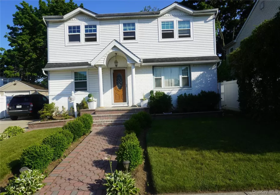 738 Decatur Street, Hempstead, NY, 4 Bedrooms Bedrooms, 8 Rooms Rooms,2 BathroomsBathrooms,Residential,For Rent,Decatur,0,1029305 738 Decatur Street, Hempstead, NY, 4 Bedrooms Bedrooms, 8 Rooms Rooms,2 BathroomsBathrooms,Residential,For Rent,Decatur,0,1029305
