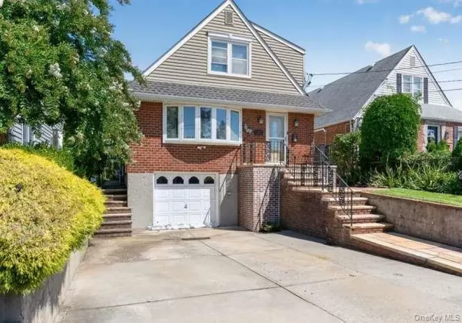 43 Stewart Avenue, Hempstead, NY, 5 Bedrooms Bedrooms, 10 Rooms Rooms,2 BathroomsBathrooms,Residential Lease,For Rent,Stewart,0,1041023 43 Stewart Avenue, Hempstead, NY, 5 Bedrooms Bedrooms, 10 Rooms Rooms,2 BathroomsBathrooms,Residential Lease,For Rent,Stewart,0,1041023