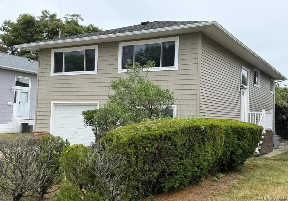 65 Florida Avenue, Hempstead, NY, 1 Bedroom Bedrooms, 9 Rooms Rooms,2 BathroomsBathrooms,Residential Lease,For Rent,Florida,0,1041240 65 Florida Avenue, Hempstead, NY, 1 Bedroom Bedrooms, 9 Rooms Rooms,2 BathroomsBathrooms,Residential Lease,For Rent,Florida,0,1041240