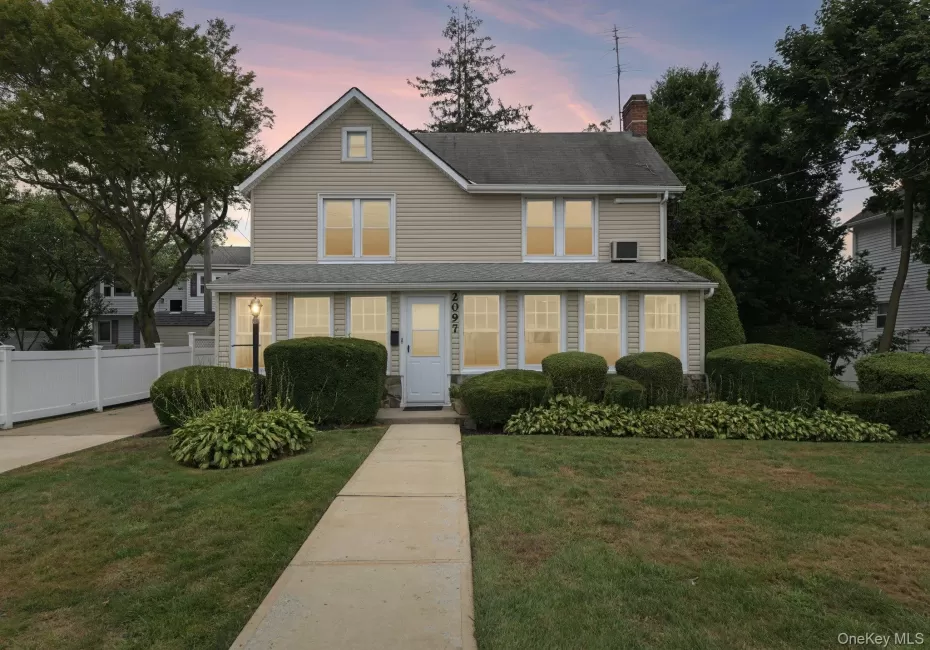 2097 Washington Avenue, Hempstead, NY, 3 Bedrooms Bedrooms, 7 Rooms Rooms,1 BathroomBathrooms,Residential,For Rent,Washington,0,968082 2097 Washington Avenue, Hempstead, NY, 3 Bedrooms Bedrooms, 7 Rooms Rooms,1 BathroomBathrooms,Residential,For Rent,Washington,0,968082