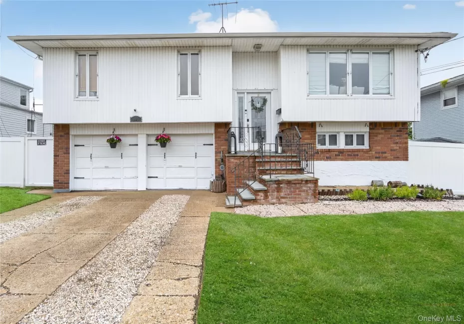 103 Motor Avenue, Oyster Bay, NY, 4 Bedrooms Bedrooms, 9 Rooms Rooms,2 BathroomsBathrooms,Residential,For Rent,Motor,0,1039976 103 Motor Avenue, Oyster Bay, NY, 4 Bedrooms Bedrooms, 9 Rooms Rooms,2 BathroomsBathrooms,Residential,For Rent,Motor,0,1039976